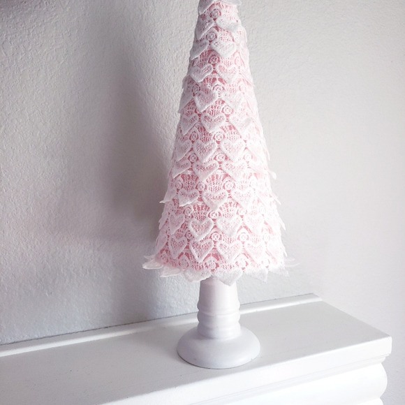 Valentine cone tree with ceramic base - Picture 6 of 10